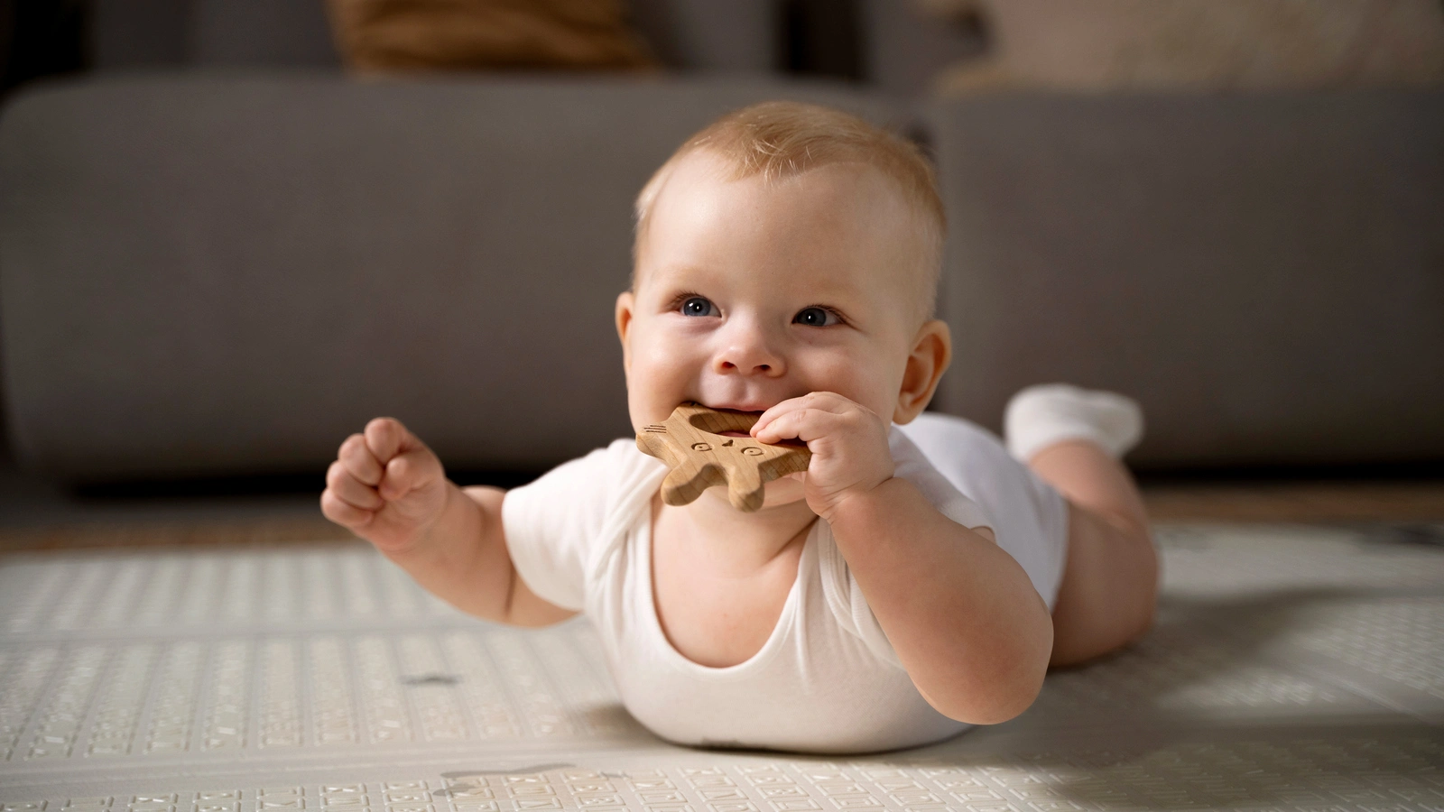 6 Tips Merangsang Pertumbuhan Gigi Bayi