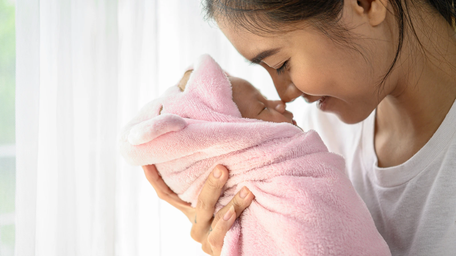 Safe Ways to Hold a Newborn Baby