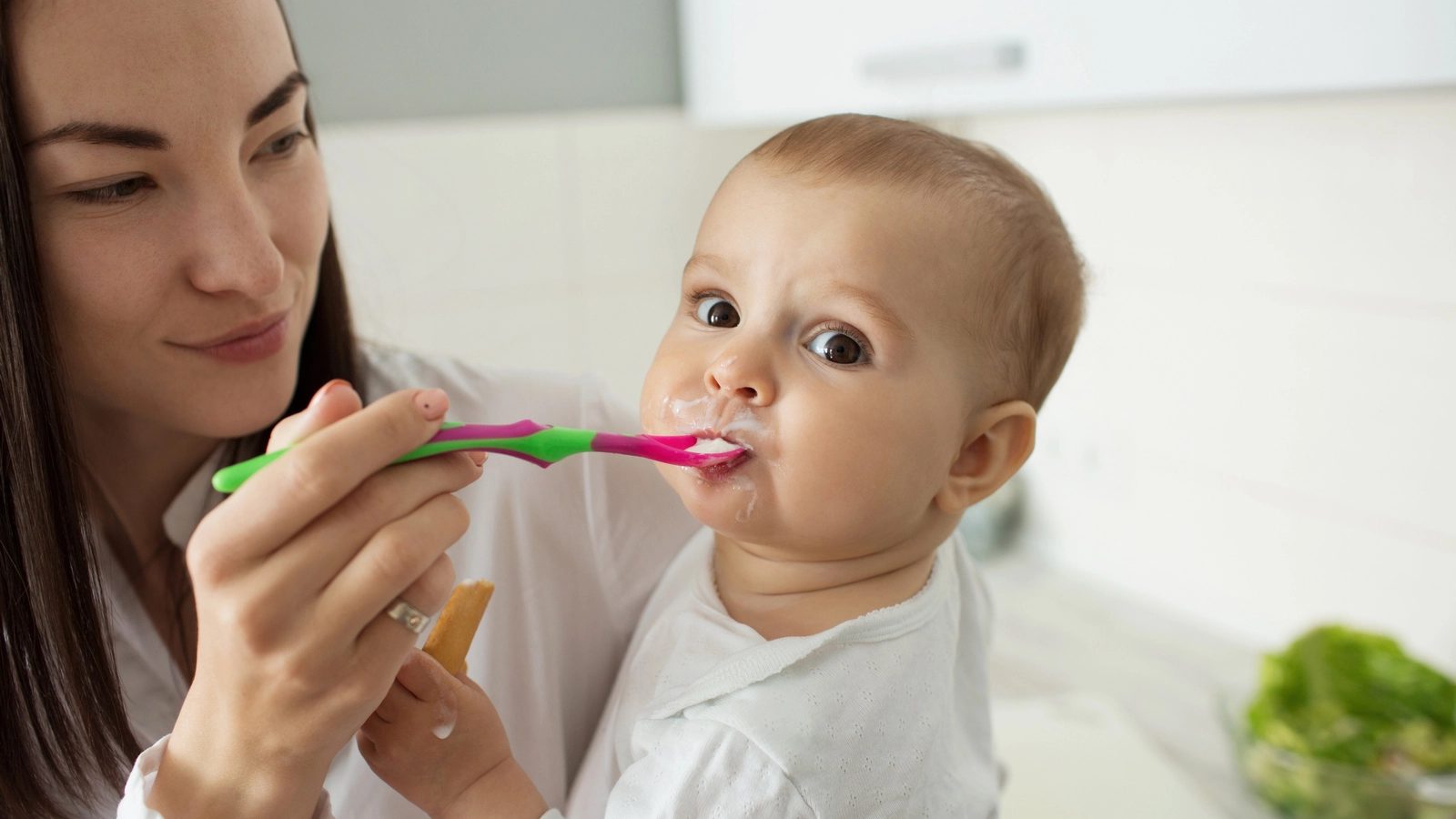 Daftar Vitamin yang Penting untuk Menambah Berat Badan Bayi 6-12 Bulan