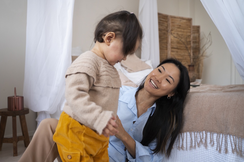 Manfaat Gentle Parenting dan Cara Menerapkannya untuk Moms