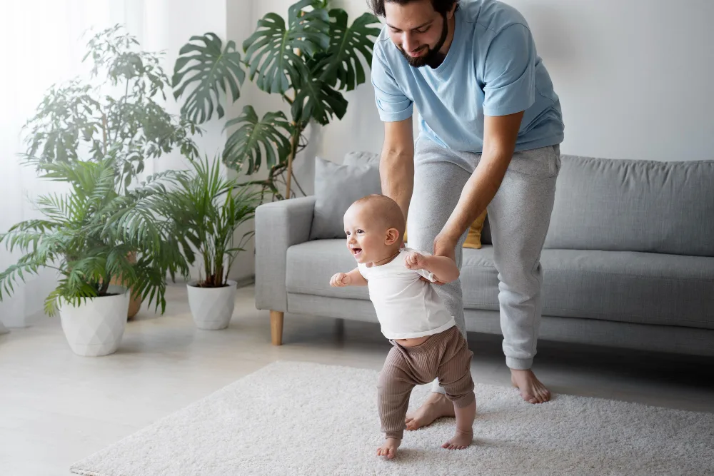 Si Kecil Belum Bisa Jalan? Ini Tips Aman Agar Anak Lebih Cepat Melangkah